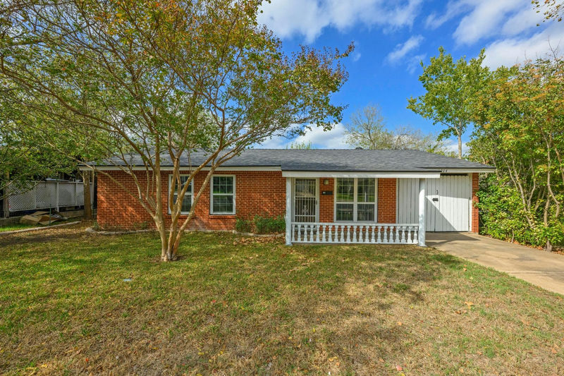 5704 Cedardale Dr — exterior