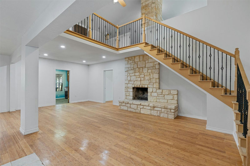 601 Deertrail Dr — exterior