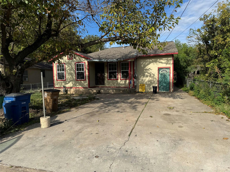 7606 Blessing Ave — exterior