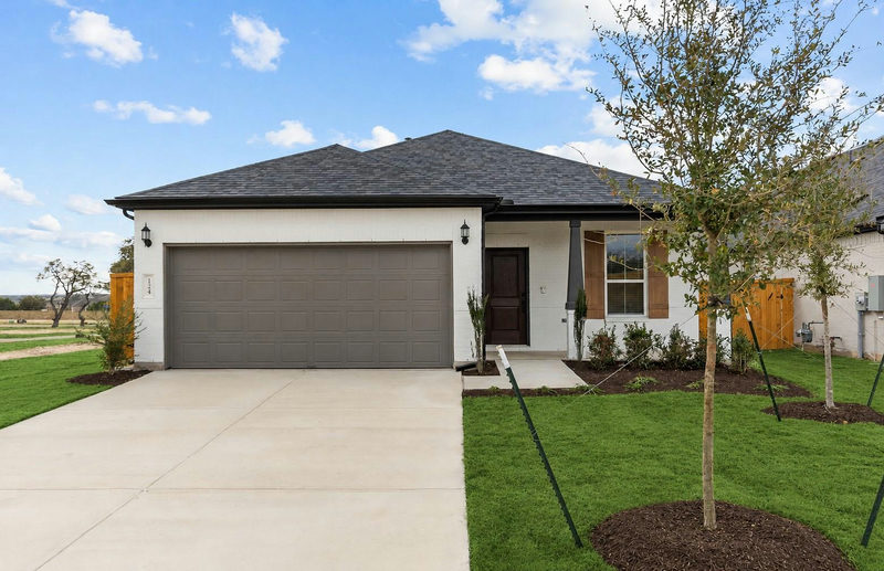 124 Adlai Ave — exterior