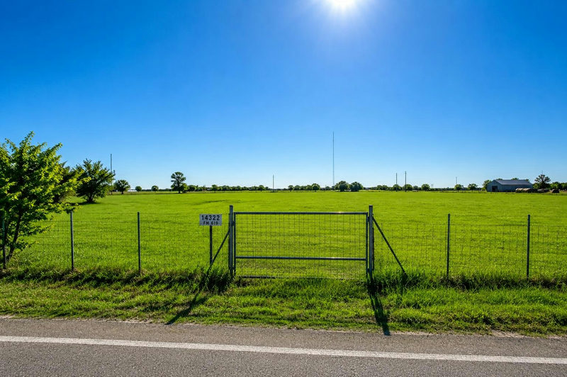 14322 FM 619 — exterior