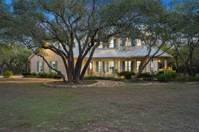 301 Crystal Meadows Dr — exterior