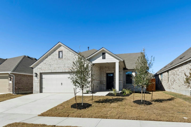 304 Bay Breeze Dr — exterior