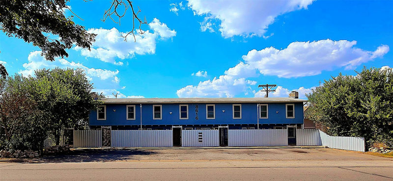 8616 Putnam Dr — exterior