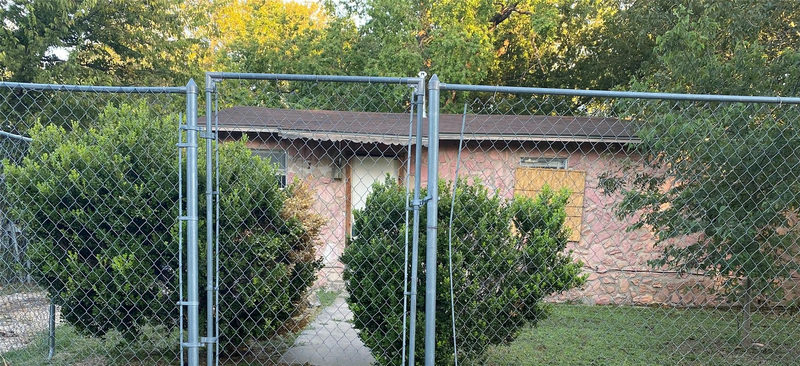 1105 Richardine Ave — exterior