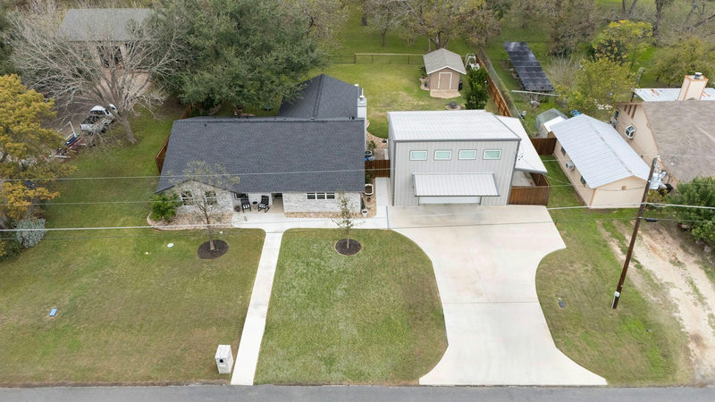 4400 County Road 123 — exterior