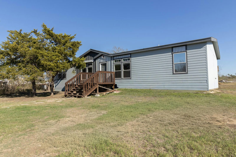 425 High View Ranch Dr — exterior