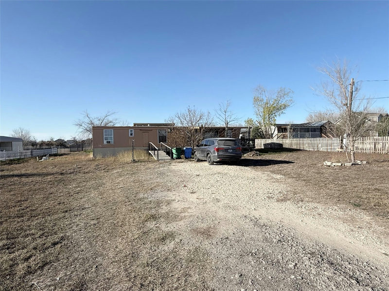 14 Summer Sun Cv — exterior