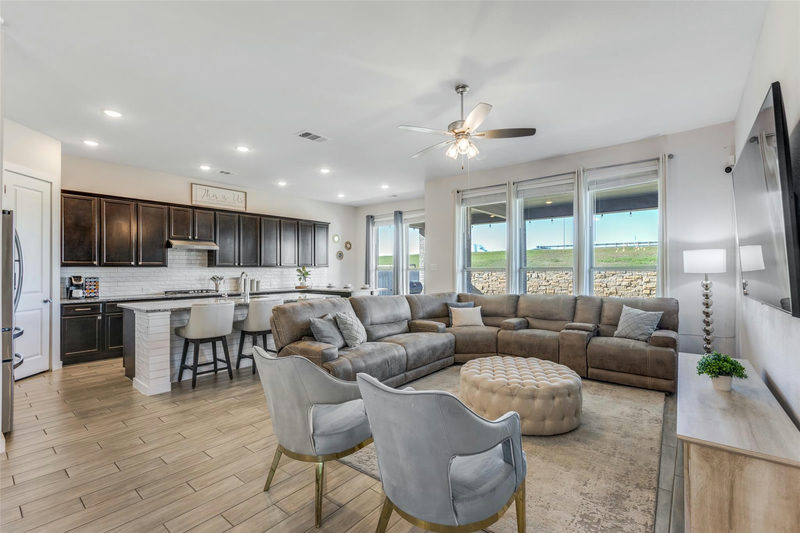 409 Mangold Dr
