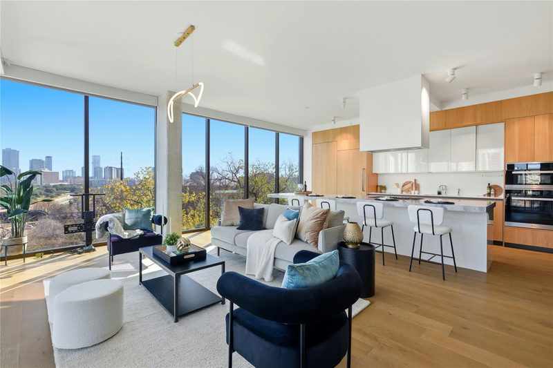 1211 W Riverside Dr W #6B — exterior