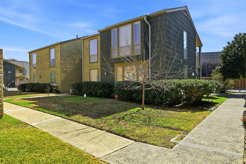 3678 Hidden Dr #1702