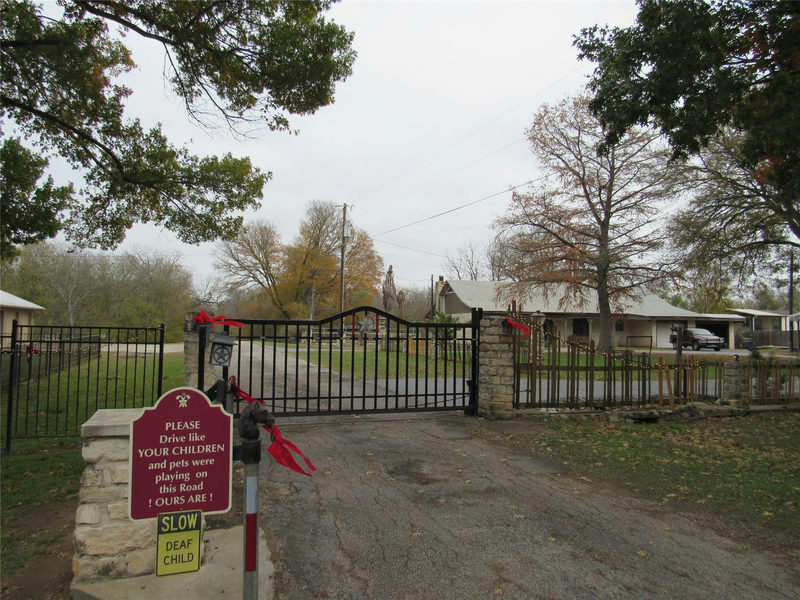 113 My Road — exterior