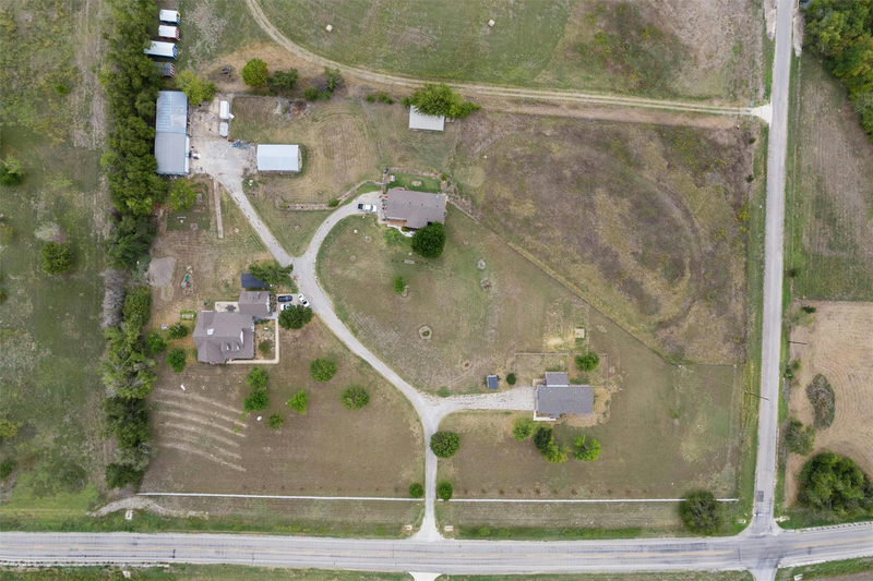 16351 Fm 1660 — exterior
