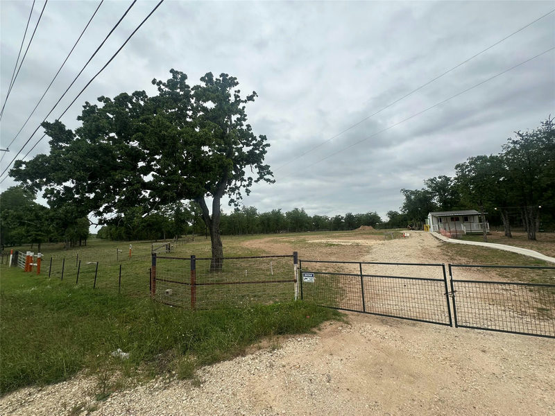10096 S Us Highway 183 Hwy — exterior