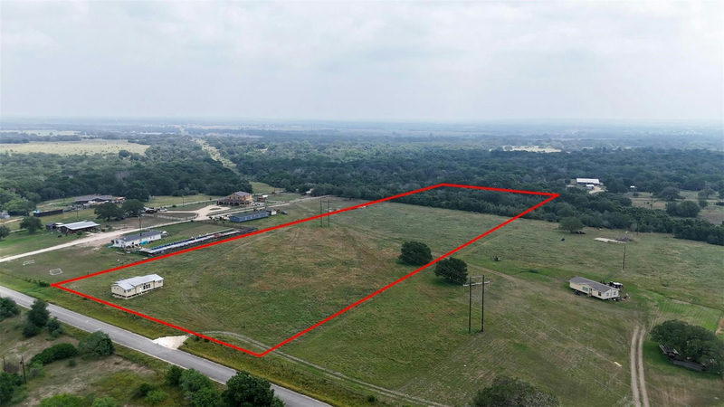 6015 Seawillow Rd — exterior