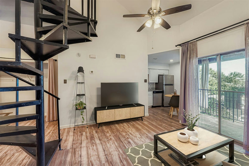 1840 Burton Dr #208 — exterior