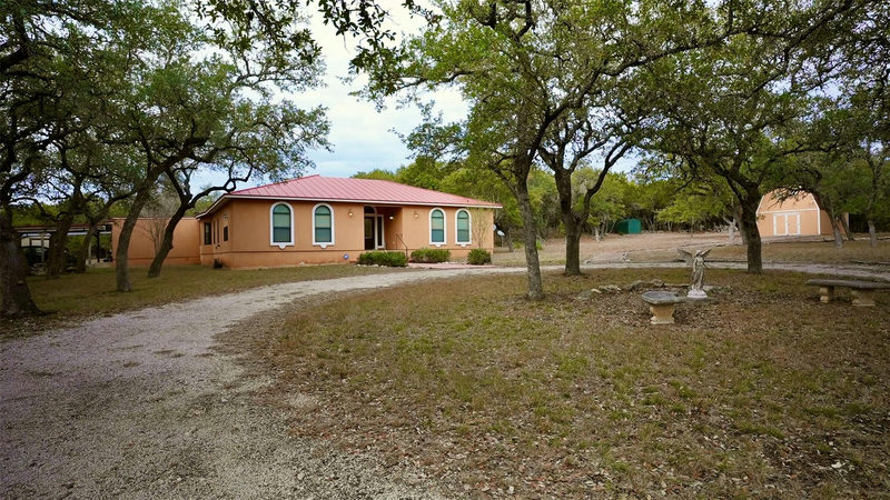 450 Windmill Oaks Dr — exterior