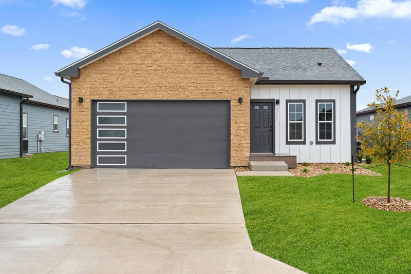 2029 Applewood Dr — exterior