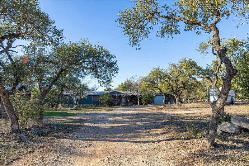 715 Bee Gee Rd — exterior