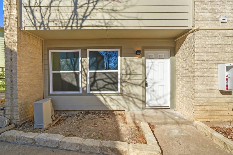 2124 Burton Dr #125 — exterior