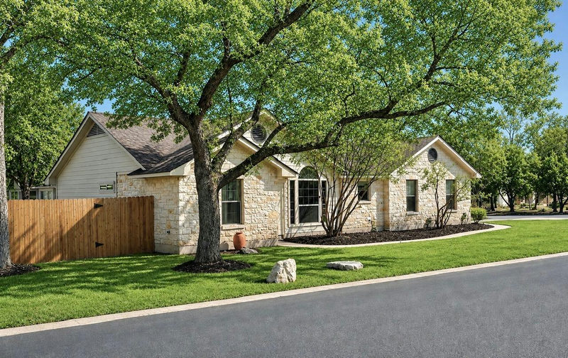 18516 Champions Cir — exterior