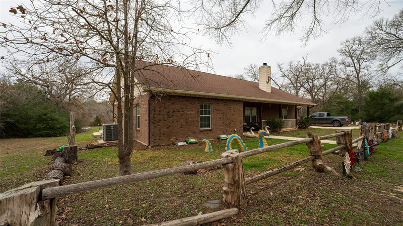 191 Clydesdale Dr — exterior