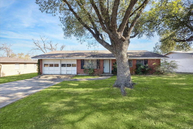 11515 Oak Trl — exterior