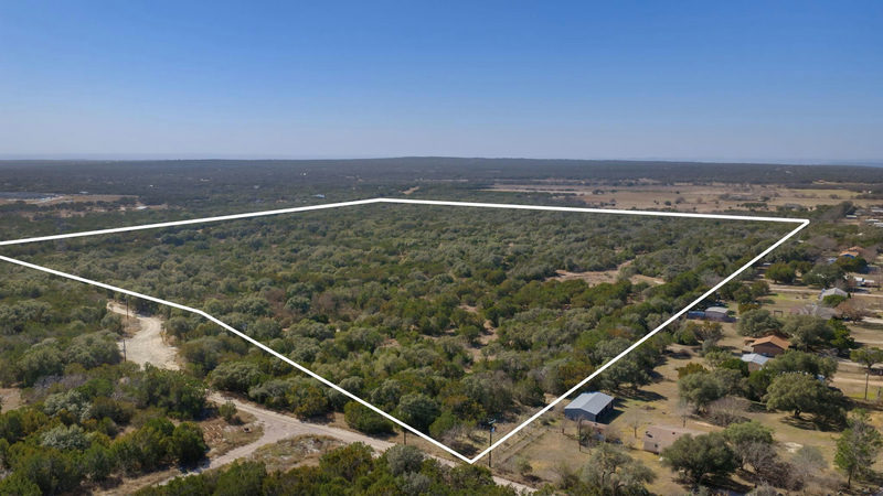 401 Hilltop Dr — exterior