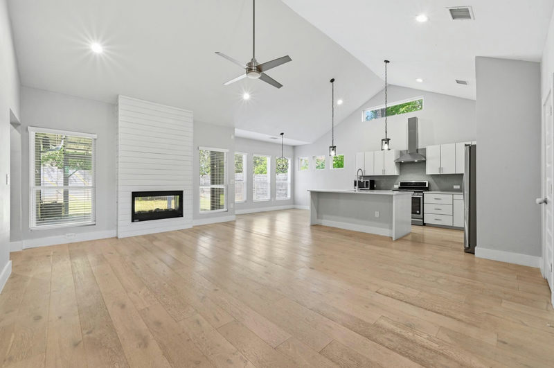 4207 Alexandria Dr — exterior