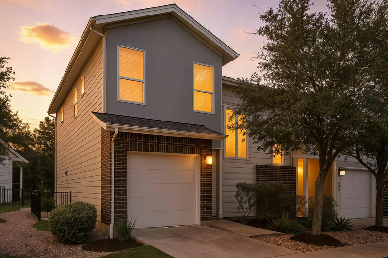3108 E 51st St #203 — exterior