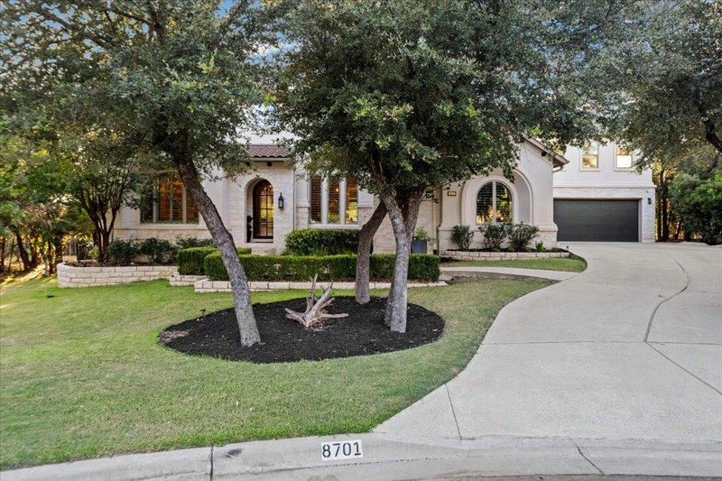 8701 Ambrosia Dr — exterior