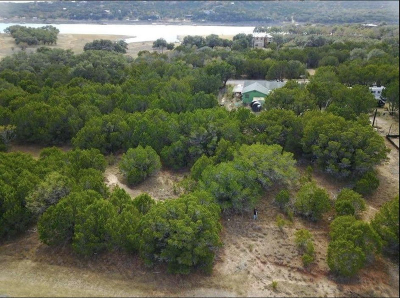 21407 Highland Lake Dr — exterior