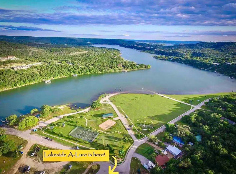 10612 Lakeside Dr — exterior