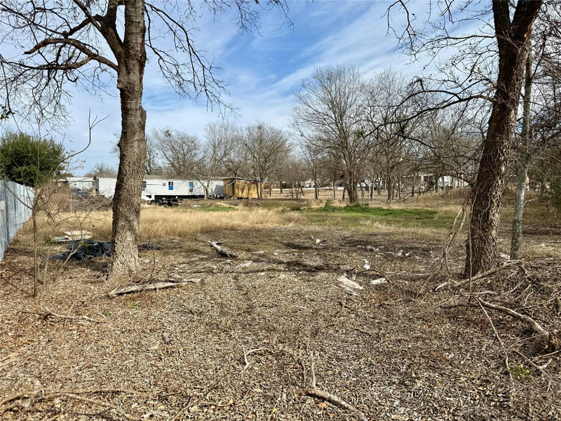 330 Joe Robinson Dr — exterior