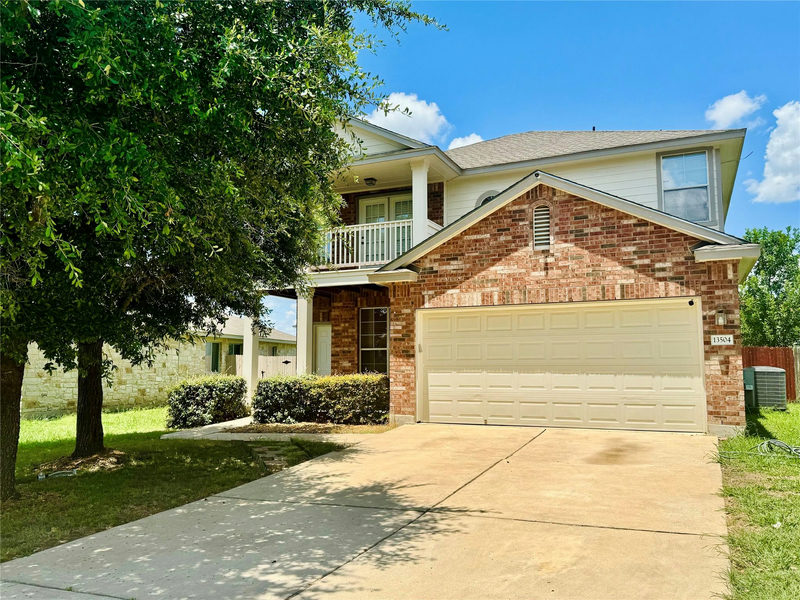 13504 Richard Nixon St — exterior
