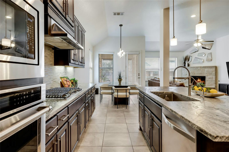 22207 Cape Travis Bnd — exterior