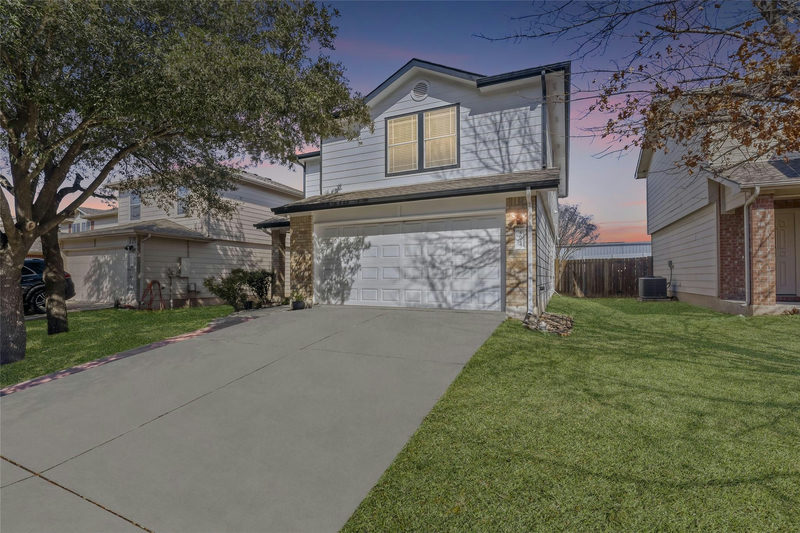 5624 Colinton Ave — exterior