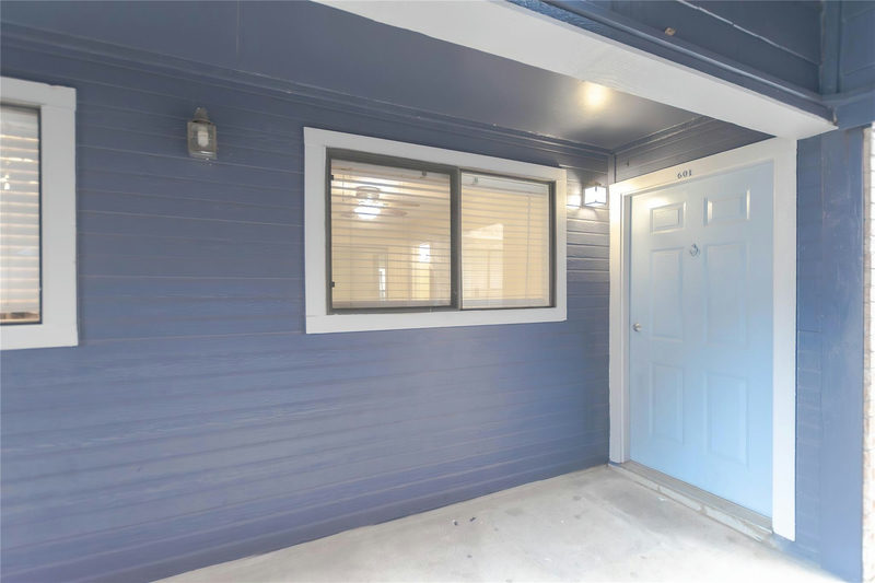 2500 Burleson Rd #601 — exterior
