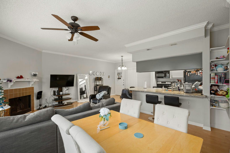 915 W 23rd St #203 — exterior