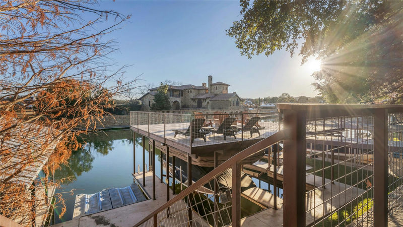 450 Pecan Creek Dr — exterior