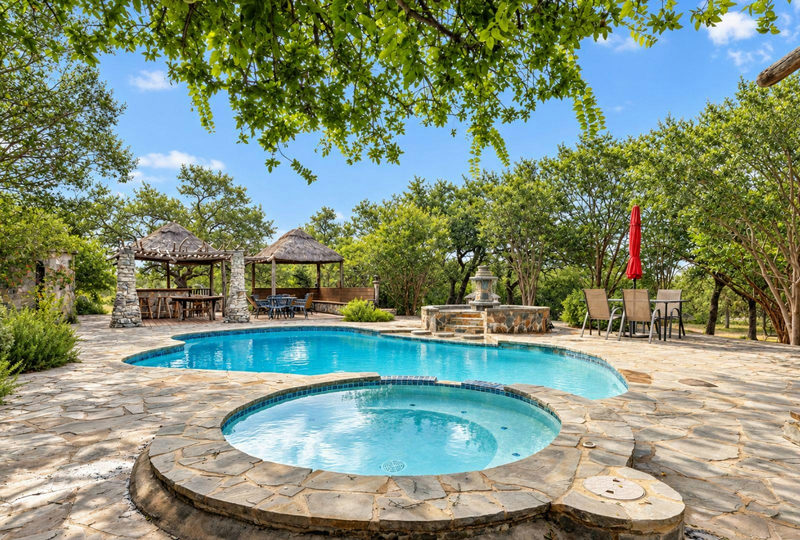 00000 Oakwood Loop — exterior