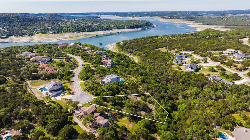 16900 Northlake Hills Dr — exterior