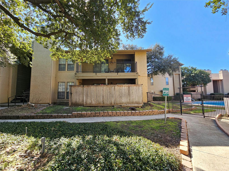 1202 Thorpe Ln #604 — exterior