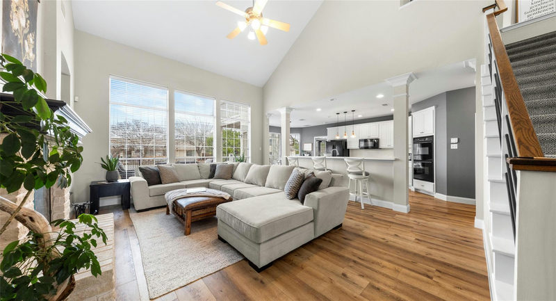 18702 Venture Dr — exterior