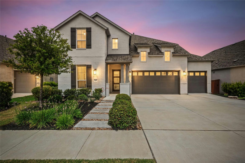 1021 Mollie McBride Ln — exterior