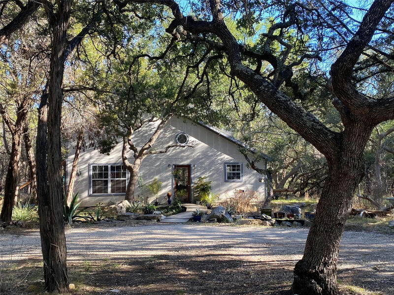 1850 N Rainbow Ranch Rd N — exterior