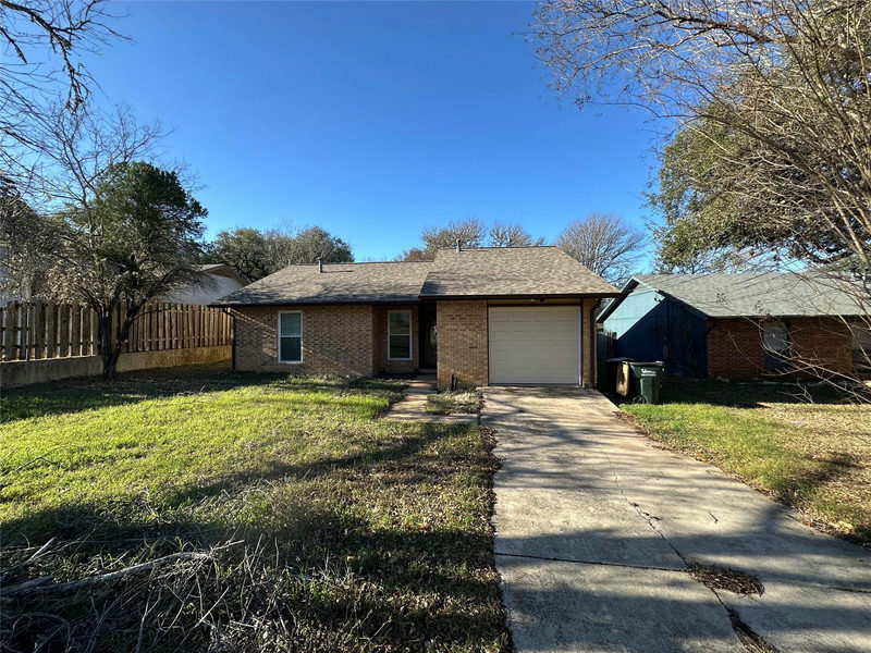 2025 Castle Gate Cir — exterior