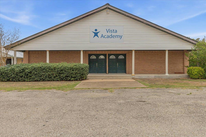 2418 Fm 1704 — exterior
