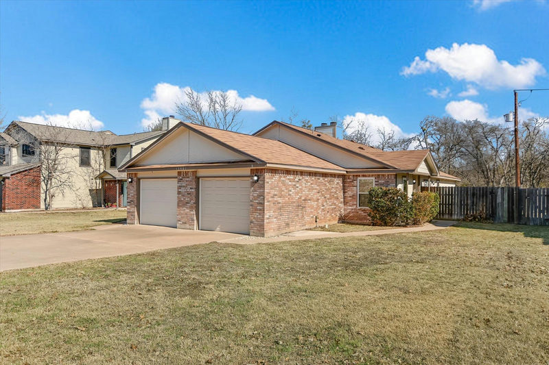 13401 Saddlebrook Trl — exterior