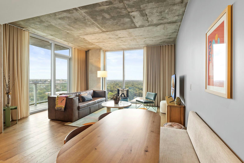 48 East Ave #1804 — exterior
